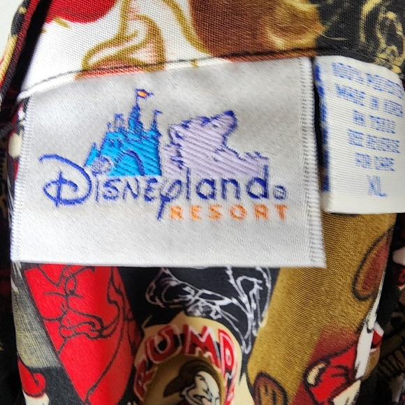 Disneyland Resort Short Sleeve Camp Shirt Grumpy Snow White Red Black Size XL - Picture 2 of 11
